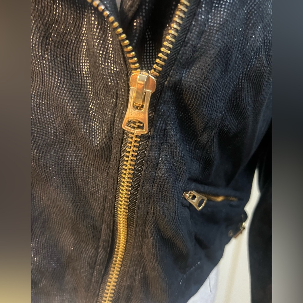 Black 🖤 Shimmer Moto Jacket Faux Leather Gold 💛Hardware Zippers Studs Large - Picture 3 of 7